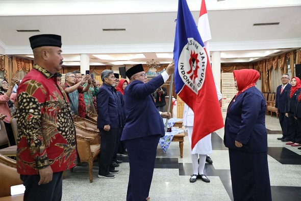 Zainuddin Fanani Lantik Ketua Dan Pengurus YJI Kutai Kartanegara